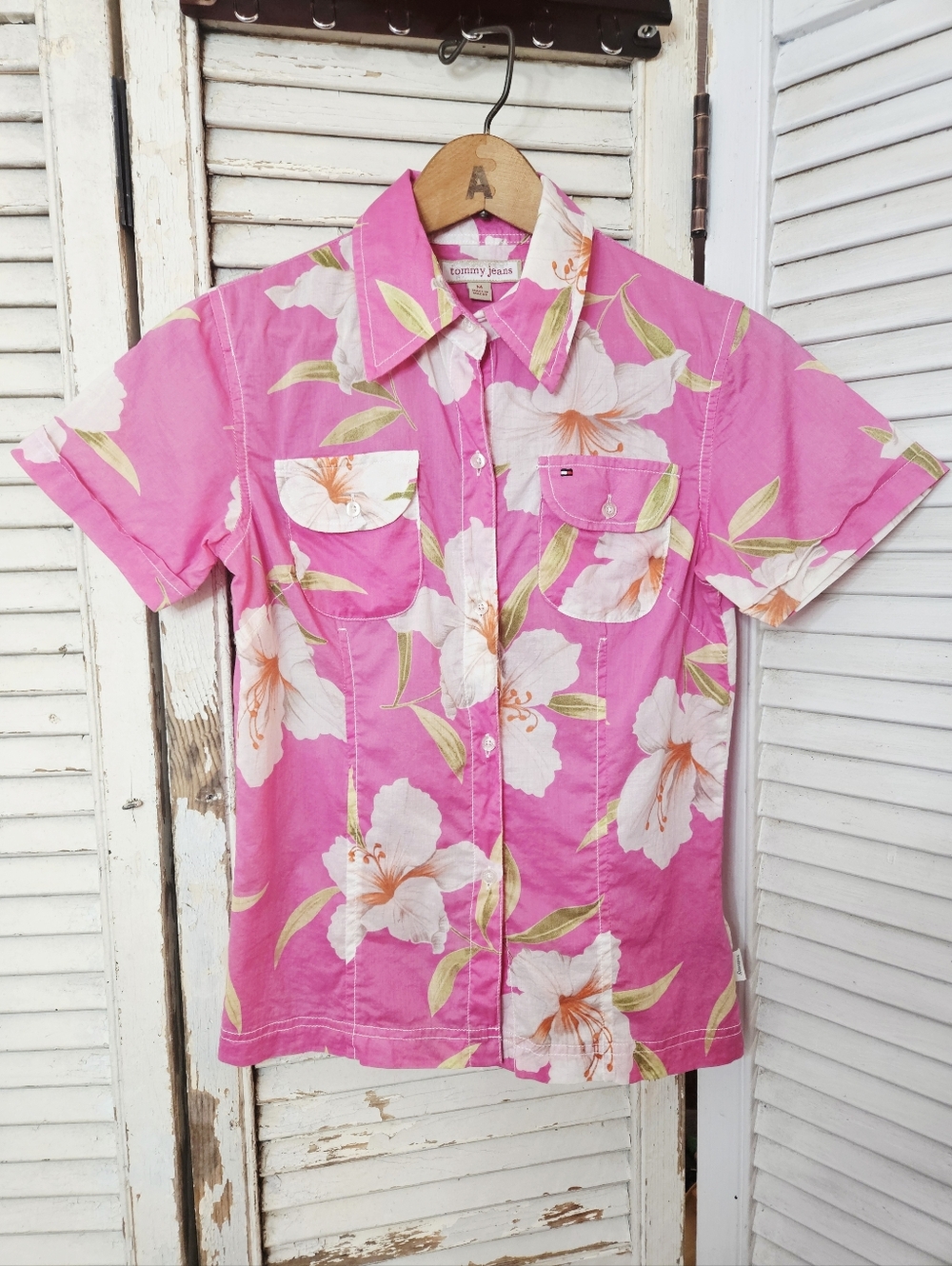 Vintage Y2K Tommy Jeans 100% Cotton Hawaiian Floral Button Up Shirt Small/Medium